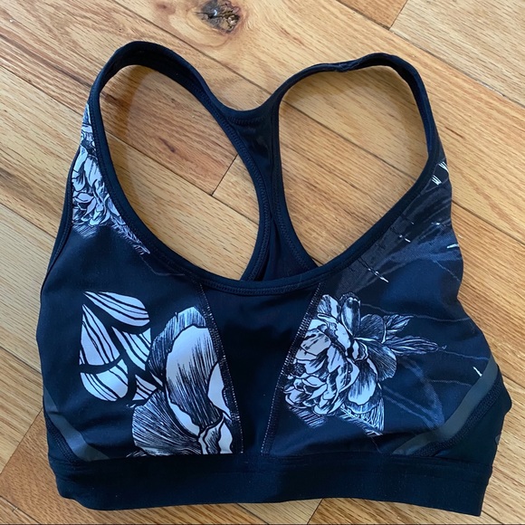 Oakley Other - Oakley sports bra small